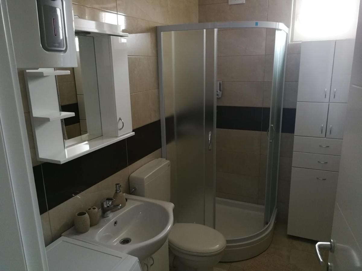 Danica Apartment Sremska Mitrovica Bagian luar foto